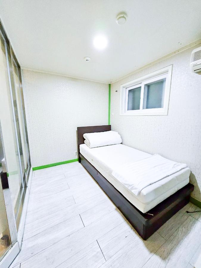 Travelers A Korea Hostel Seoul Exterior foto