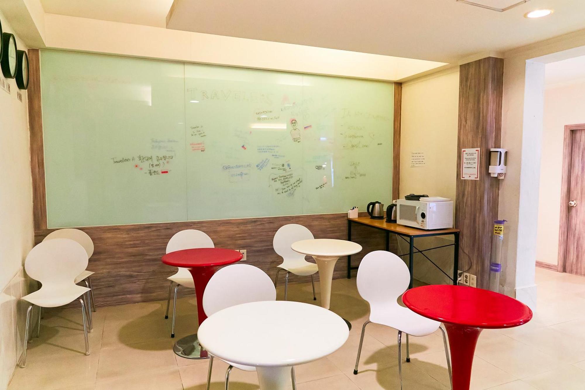 Travelers A Korea Hostel Seoul Exterior foto